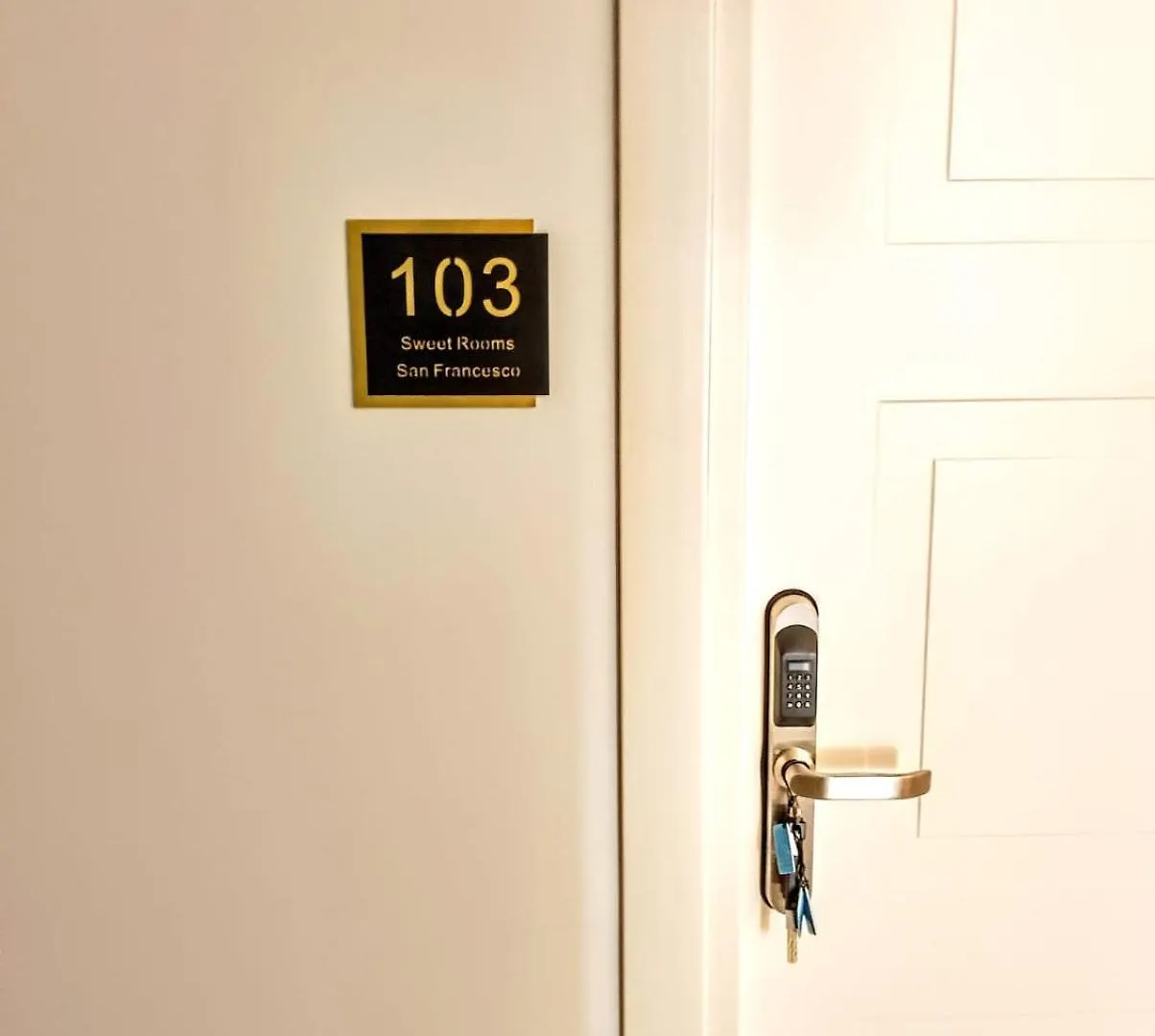 Guest house Sweet Rooms San Francesco Naples Italy