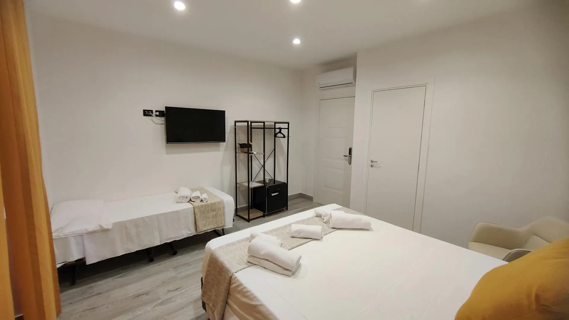 Guest house Sweet Rooms San Francesco Naples Italy