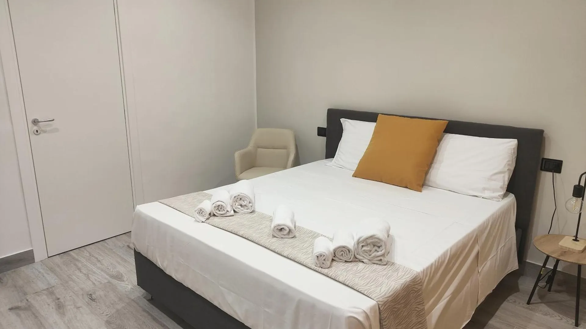 Sweet Rooms San Francesco Napoli Affittacamere