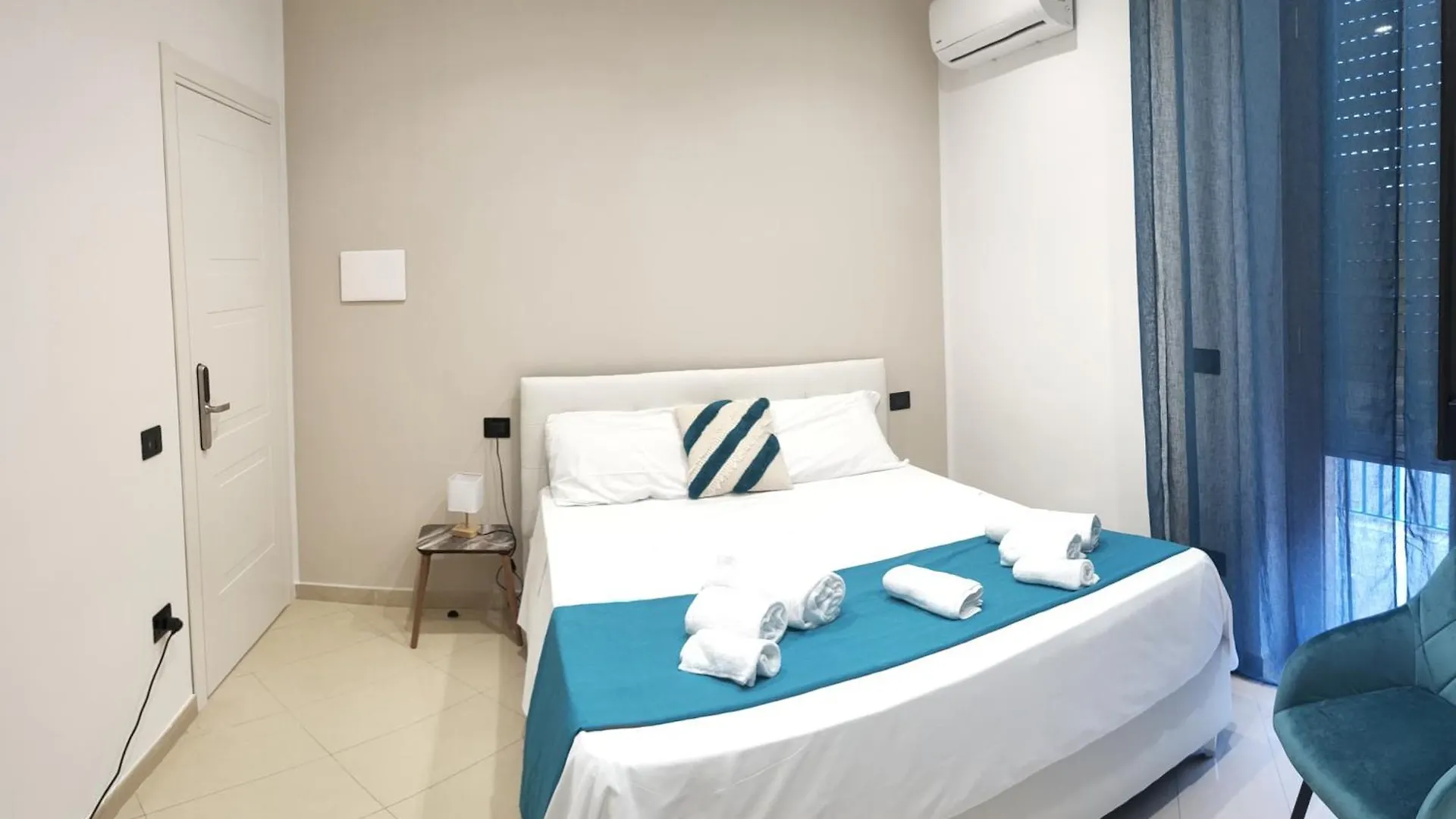 Sweet Rooms San Francesco Napoli 0*,