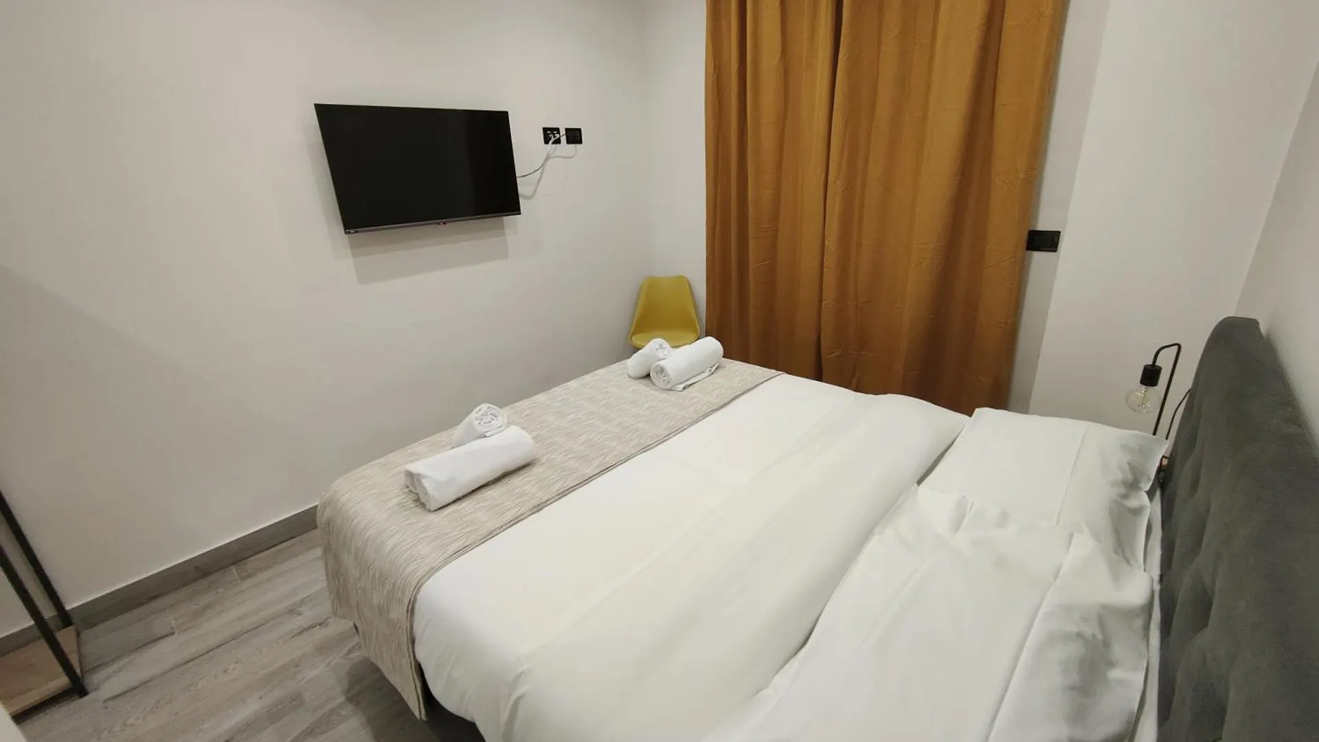 Sweet Rooms San Francesco Napoli 0*,