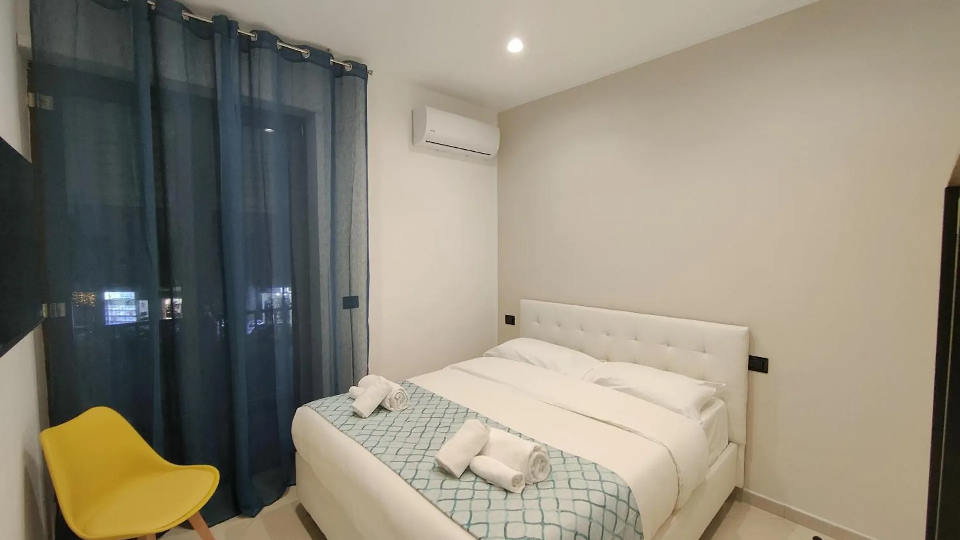 Sweet Rooms San Francesco Napoli 0*,